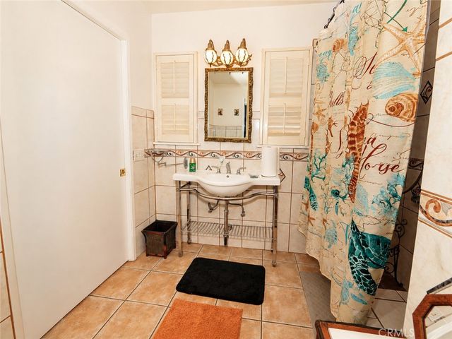 5138 Southridge, Los Angeles, CA 90043