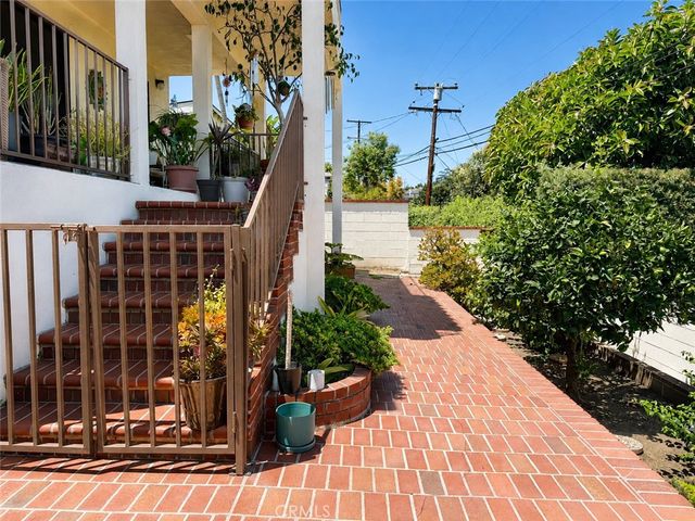 5138 Southridge, Los Angeles, CA 90043