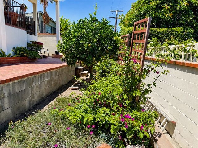 5138 Southridge, Los Angeles, CA 90043