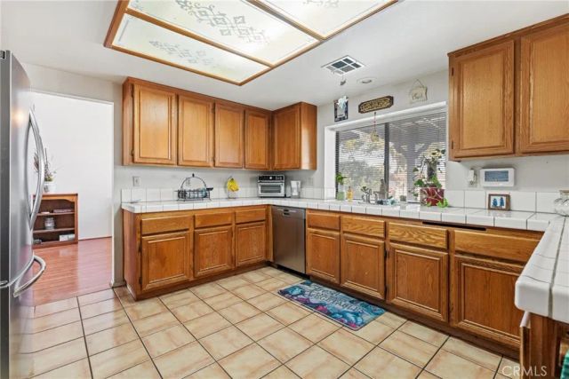 2323 Golden, Lancaster, CA 93536