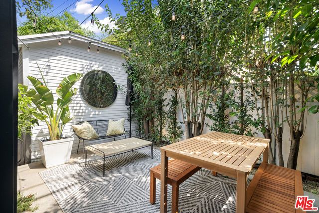 1233 N Genesee Avenue, West Hollywood, CA 90046