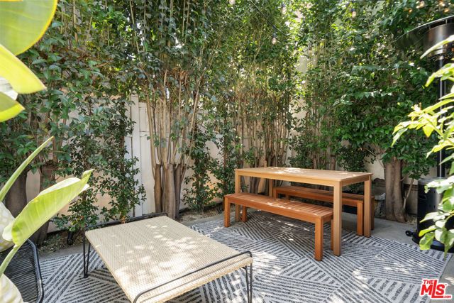 1233 N Genesee Avenue, West Hollywood, CA 90046