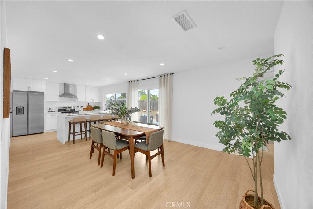 Image 8 of property listing at 1768 Henderson Court, Vista, CA 92083