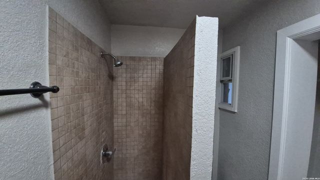 115 Caldwell St Apt 6, San Antonio, TX 78223