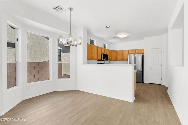 7700 W Wildflower Crest Way, Tucson, AZ 85743