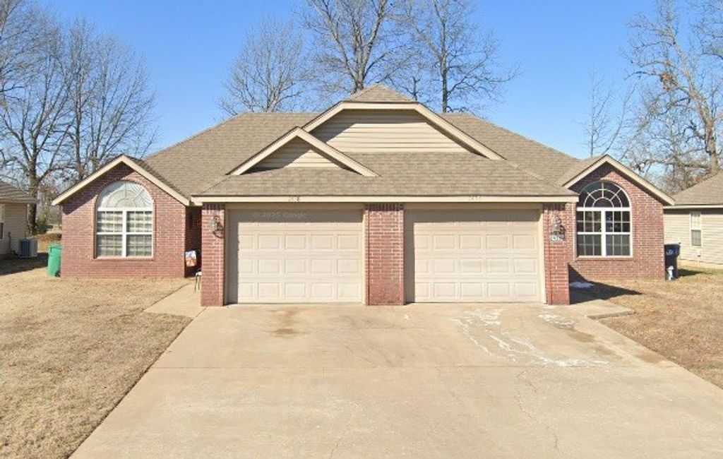 2442 Rill Street, Rogers, AR 72756