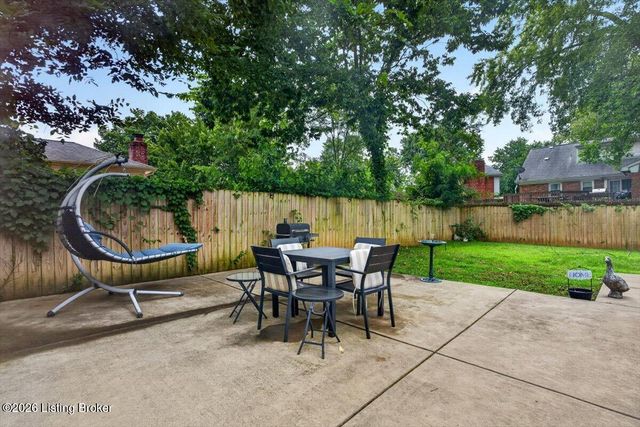 7502 Cove Dr, Louisville, KY 40291