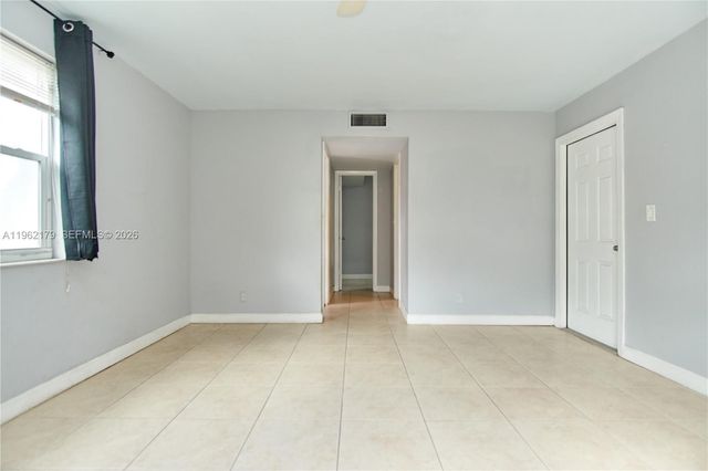 25 NE 12th St, Fort Lauderdale, FL 33304