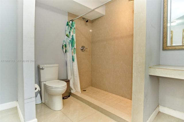 25 NE 12th St, Fort Lauderdale, FL 33304