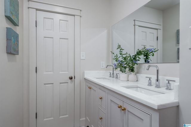 5 RIDGE DRIVE, Mountain Brook, AL 35213