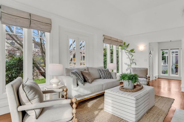 950 Scott St, Oakland, CA 94610