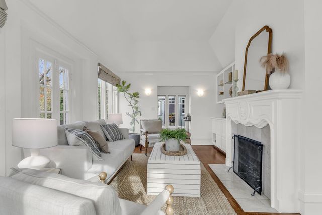 950 Scott St, Oakland, CA 94610