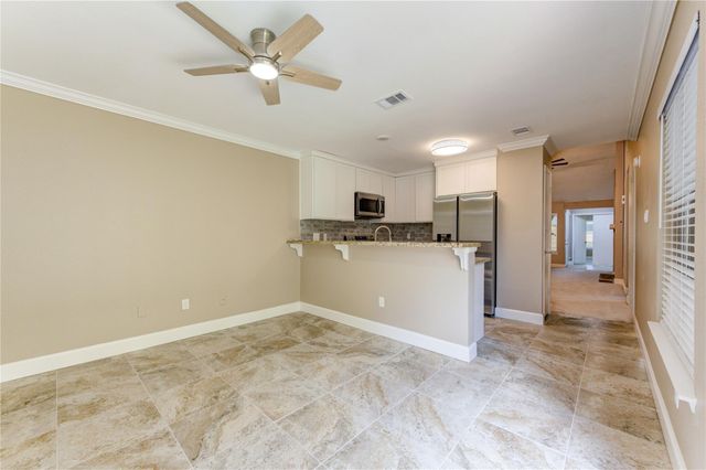 6102 W Airport Boulevard 18, Houston, TX 77035