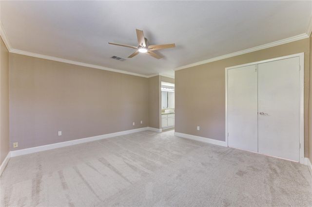 6102 W Airport Boulevard 18, Houston, TX 77035