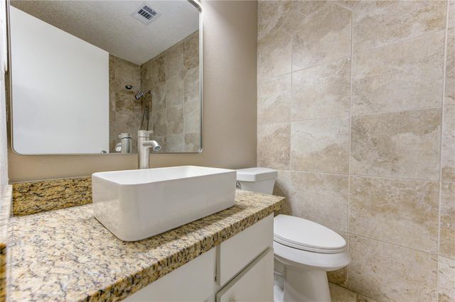 6102 W Airport Boulevard 18, Houston, TX 77035