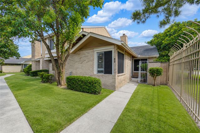 6102 W Airport Boulevard 18, Houston, TX 77035