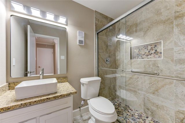 6102 W Airport Boulevard 18, Houston, TX 77035