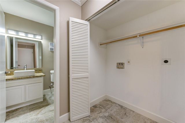 6102 W Airport Boulevard 18, Houston, TX 77035