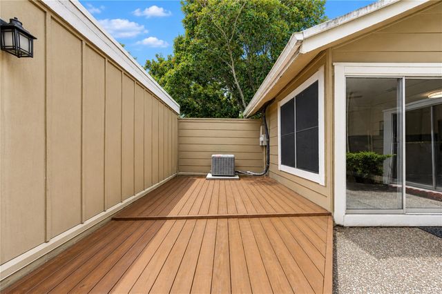 6102 W Airport Boulevard 18, Houston, TX 77035