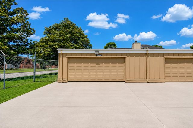 6102 W Airport Boulevard 18, Houston, TX 77035