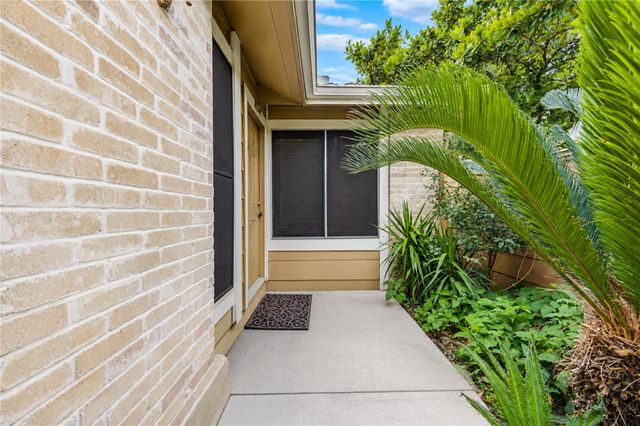 6102 W Airport Boulevard 18, Houston, TX 77035