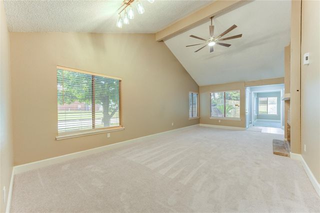 6102 W Airport Boulevard 18, Houston, TX 77035