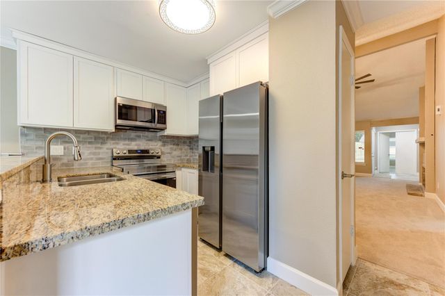 6102 W Airport Boulevard 18, Houston, TX 77035