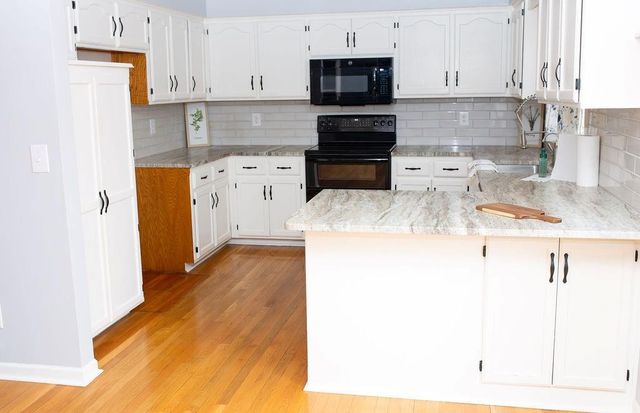 7620 86th Street, Kansas City, MO 64153