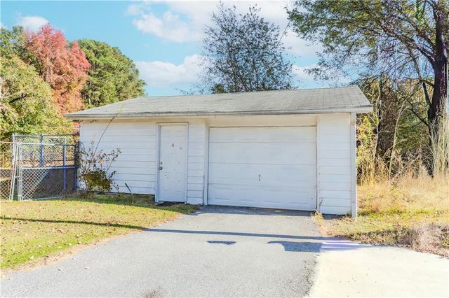 2496 Lenora Church Road, Snellville, GA 30078