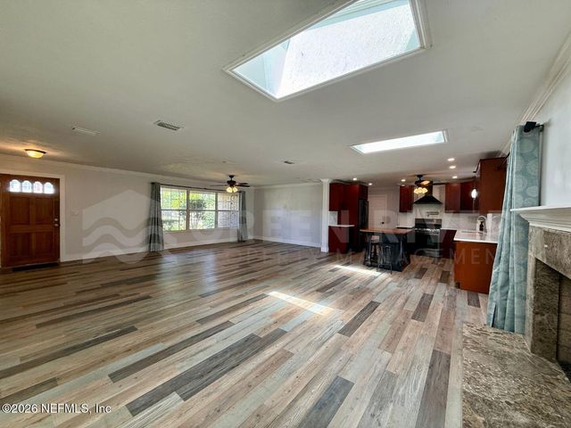 2 FAIRWAY Road, Jacksonville Beach, FL 32250