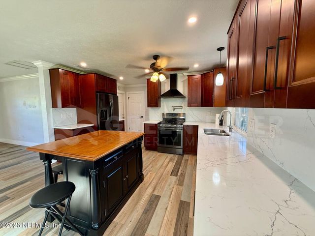 2 FAIRWAY Road, Jacksonville Beach, FL 32250