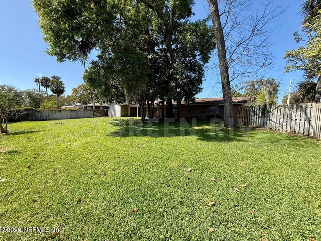 2 FAIRWAY Road, Jacksonville Beach, FL 32250