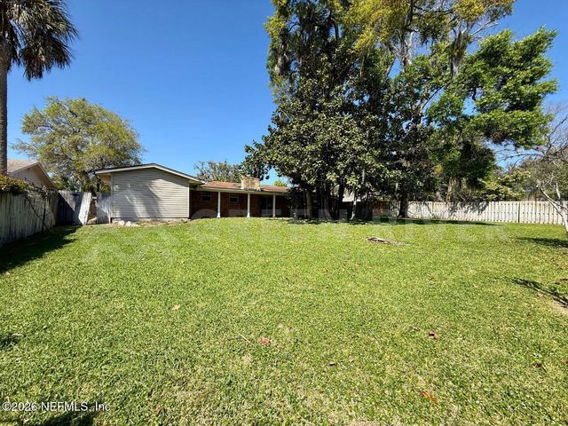 2 FAIRWAY Road, Jacksonville Beach, FL 32250