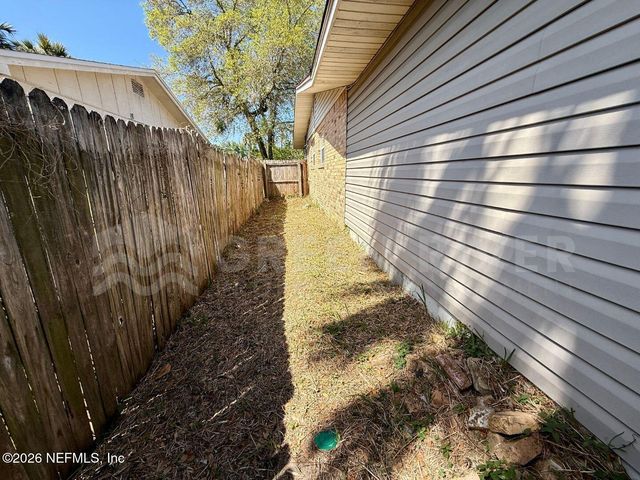 2 FAIRWAY Road, Jacksonville Beach, FL 32250