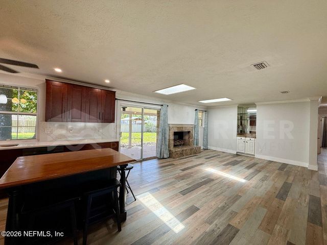 2 FAIRWAY Road, Jacksonville Beach, FL 32250