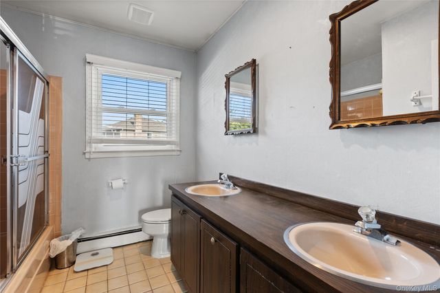 11 Marlboro Lane, East Islip, NY 11730