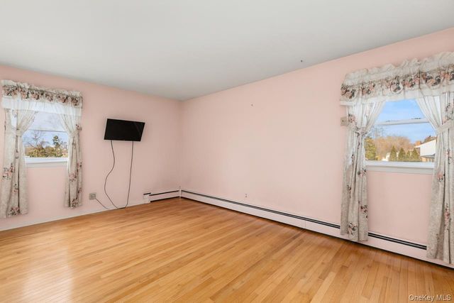 11 Marlboro Lane, East Islip, NY 11730