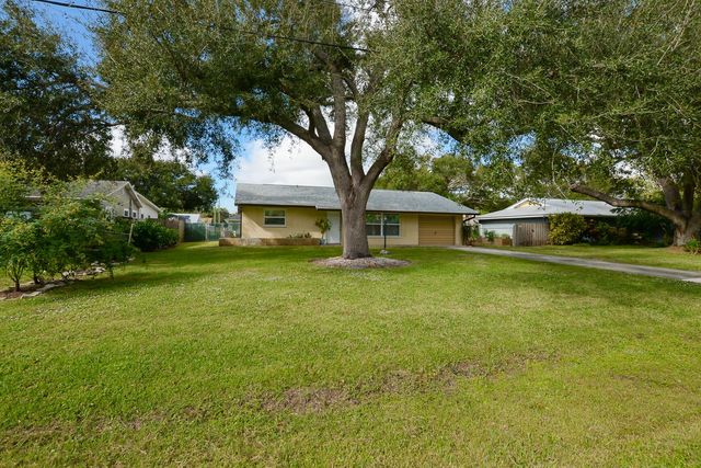 5409 Sunset Boulevard, Fort Pierce, FL 34982