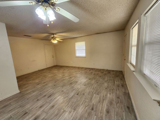 600 Pratt Road, Red Oak, TX 75154