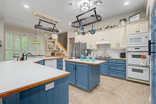 3558 S Nolan River Road, Cleburne, TX 76033