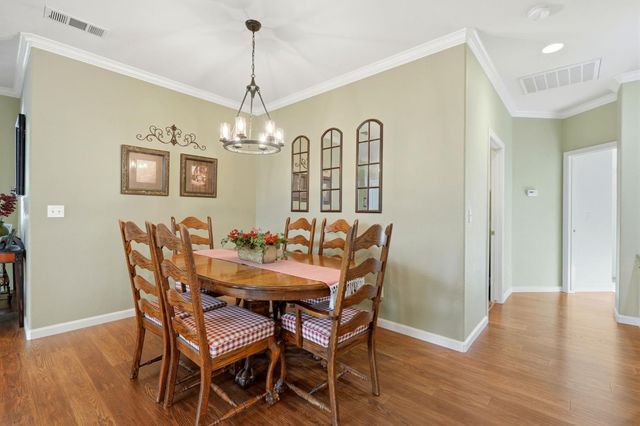 1631 Kamm Avenue, Kingsburg, CA 93631