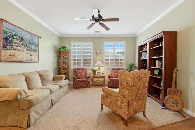 1631 Kamm Avenue, Kingsburg, CA 93631