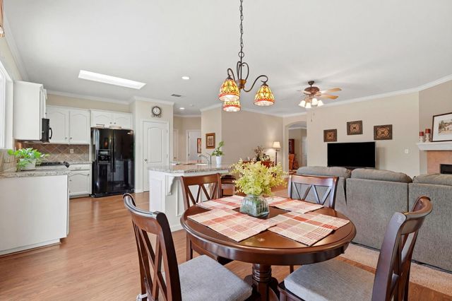 1631 Kamm Avenue, Kingsburg, CA 93631