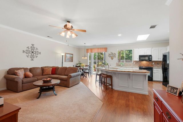 1631 Kamm Avenue, Kingsburg, CA 93631