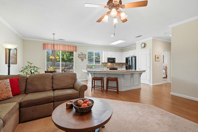 1631 Kamm Avenue, Kingsburg, CA 93631