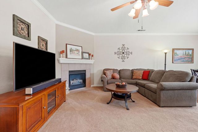 1631 Kamm Avenue, Kingsburg, CA 93631