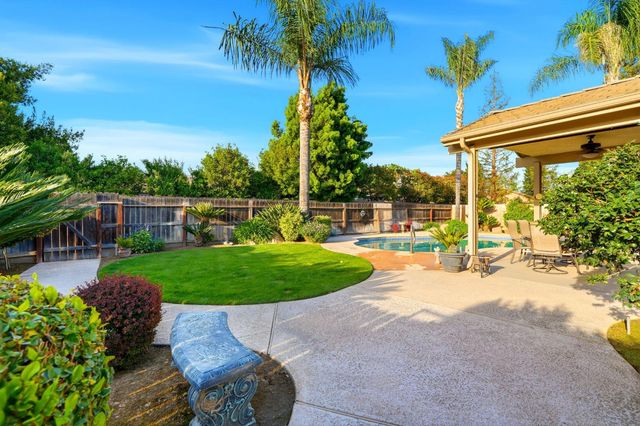 1631 Kamm Avenue, Kingsburg, CA 93631