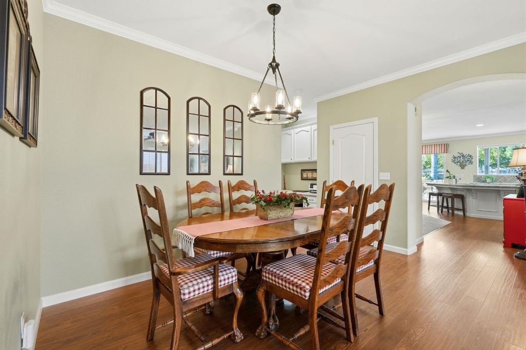 Image 15 of property listing at 1631 Kamm Avenue, Kingsburg, CA 93631