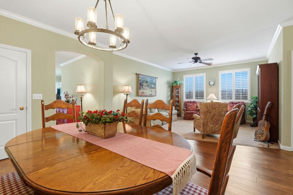 Image 17 of property listing at 1631 Kamm Avenue, Kingsburg, CA 93631