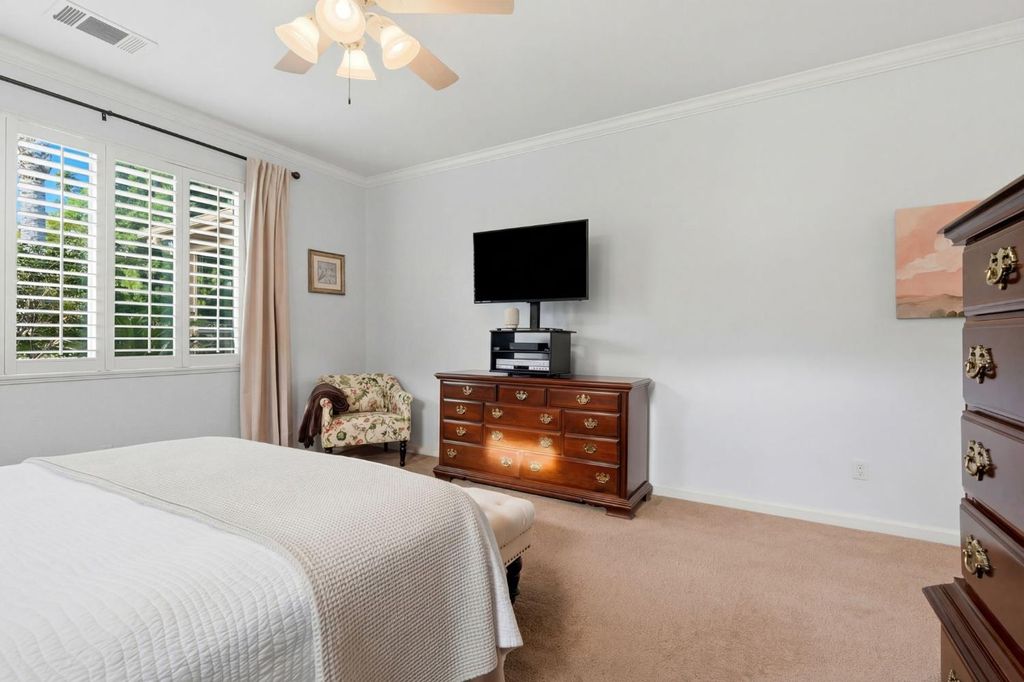 Image 53 of property listing at 1631 Kamm Avenue, Kingsburg, CA 93631